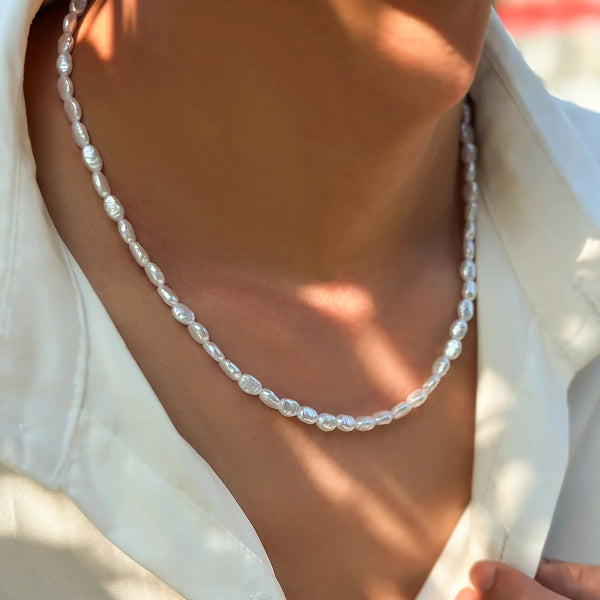 PEARLFINE WHITE NECKLACE